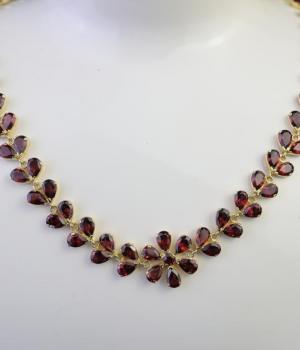 Garnet Neckless with Earrings